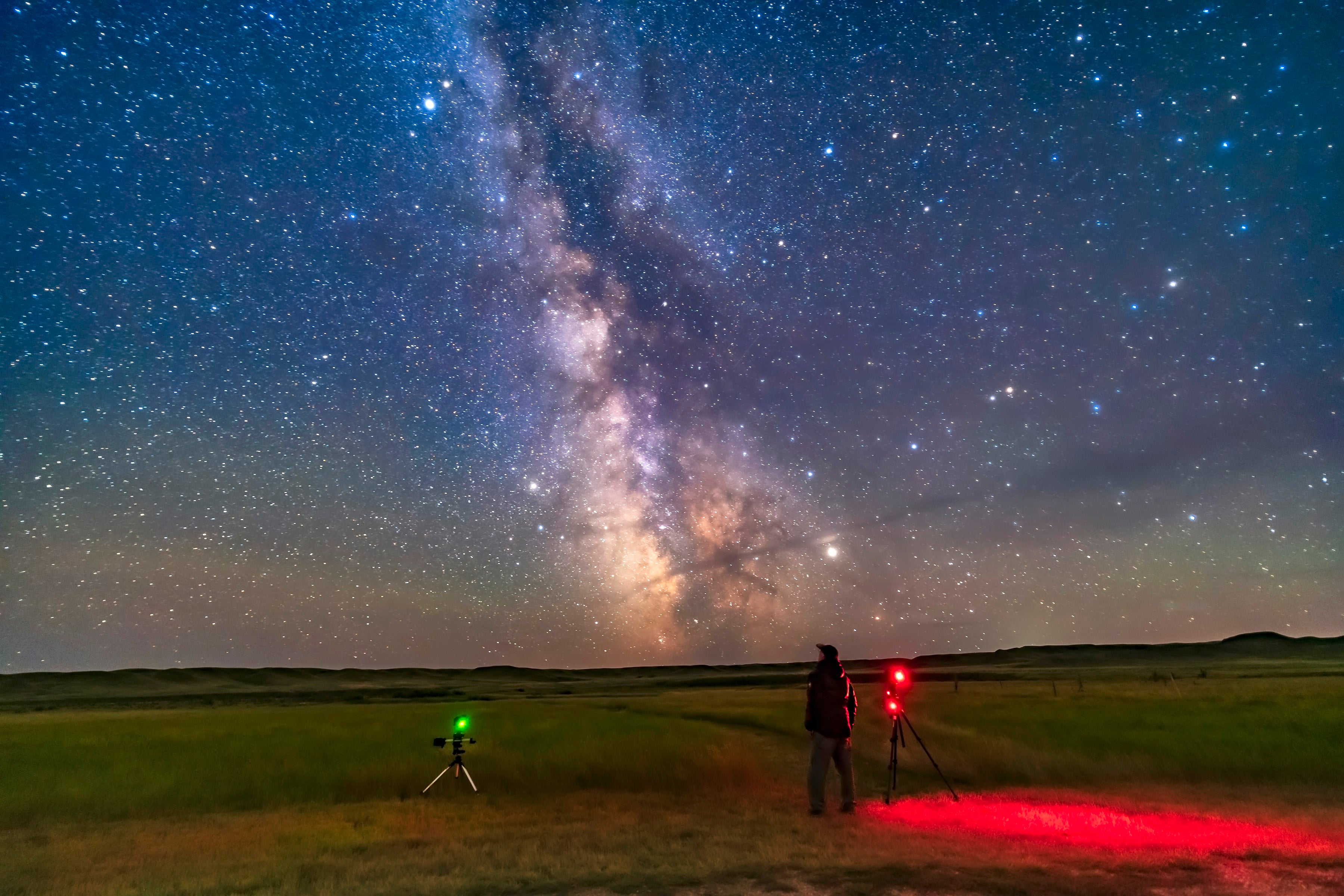 Stunning celestial sights such as the Milky Way under clear skies require absolutely zero magnification at all.